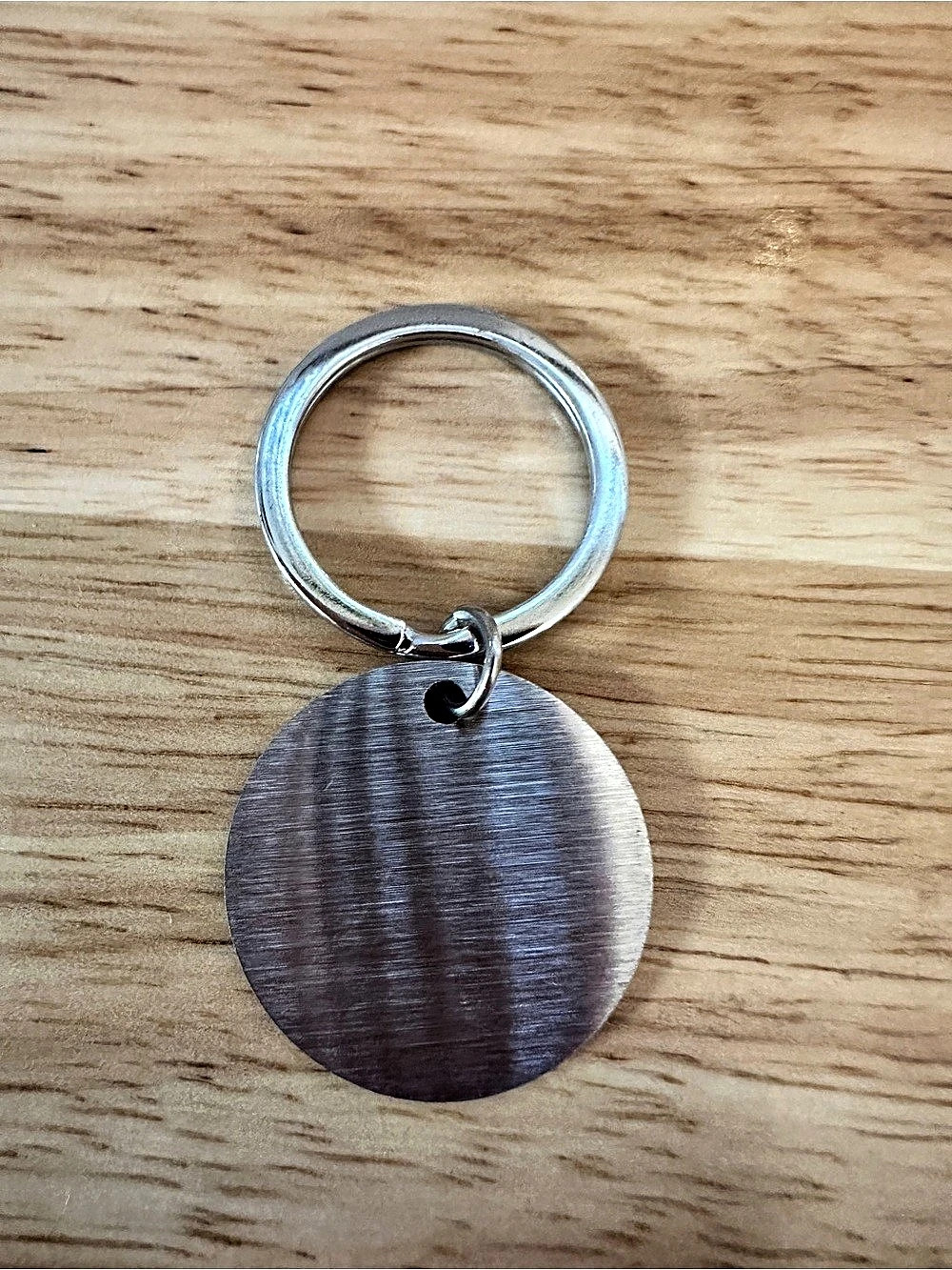 Red Garage Car Keychain - Picture 6 of 6